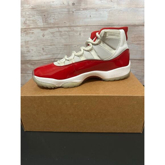 Men’s JORDAN 11 CHERRY 10.5 - Picture 6 of 11